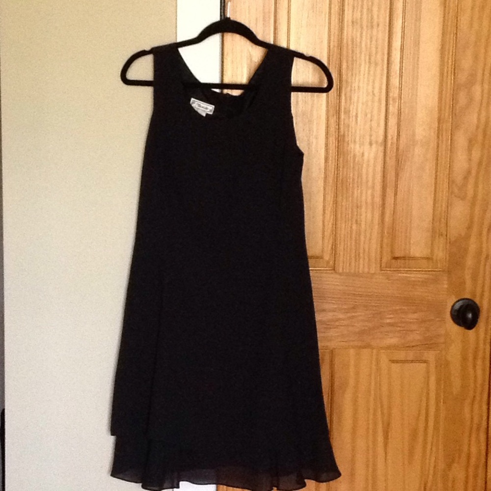 Never worn, Very elegant, black dress!